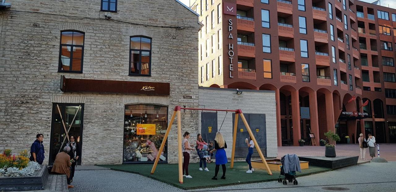 Rotermann Square View Apartment Tallinn Ngoại thất bức ảnh